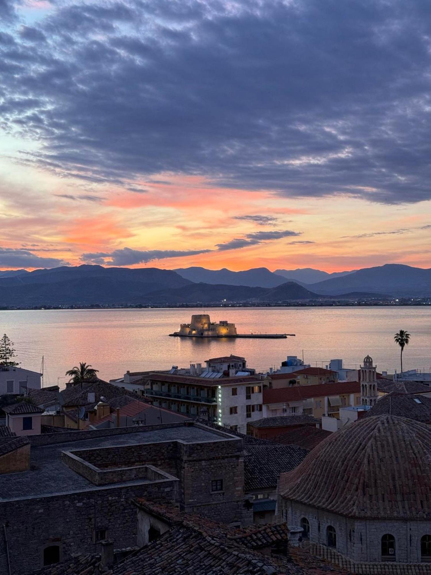 S&F Luxury Apartment Nafplio Eksteriør billede